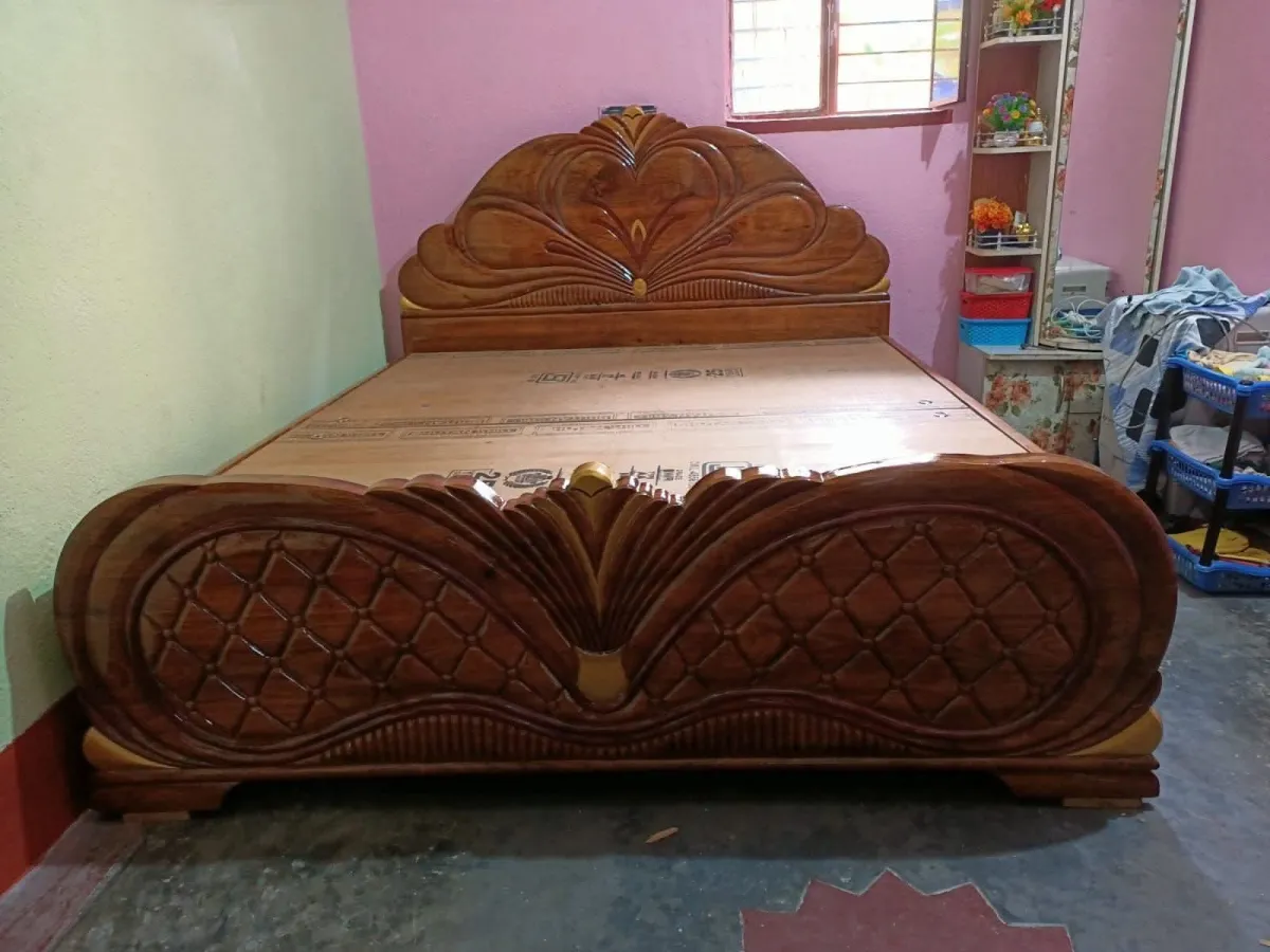 Wooden bed Teak
